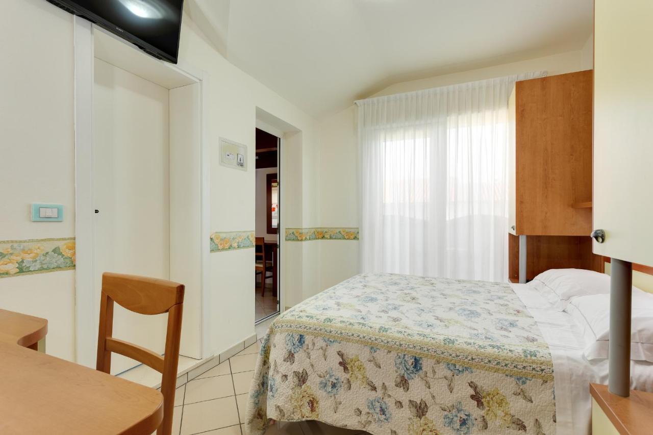 Hotel Dolcevita เชเซนาติโก ภายนอก รูปภาพ