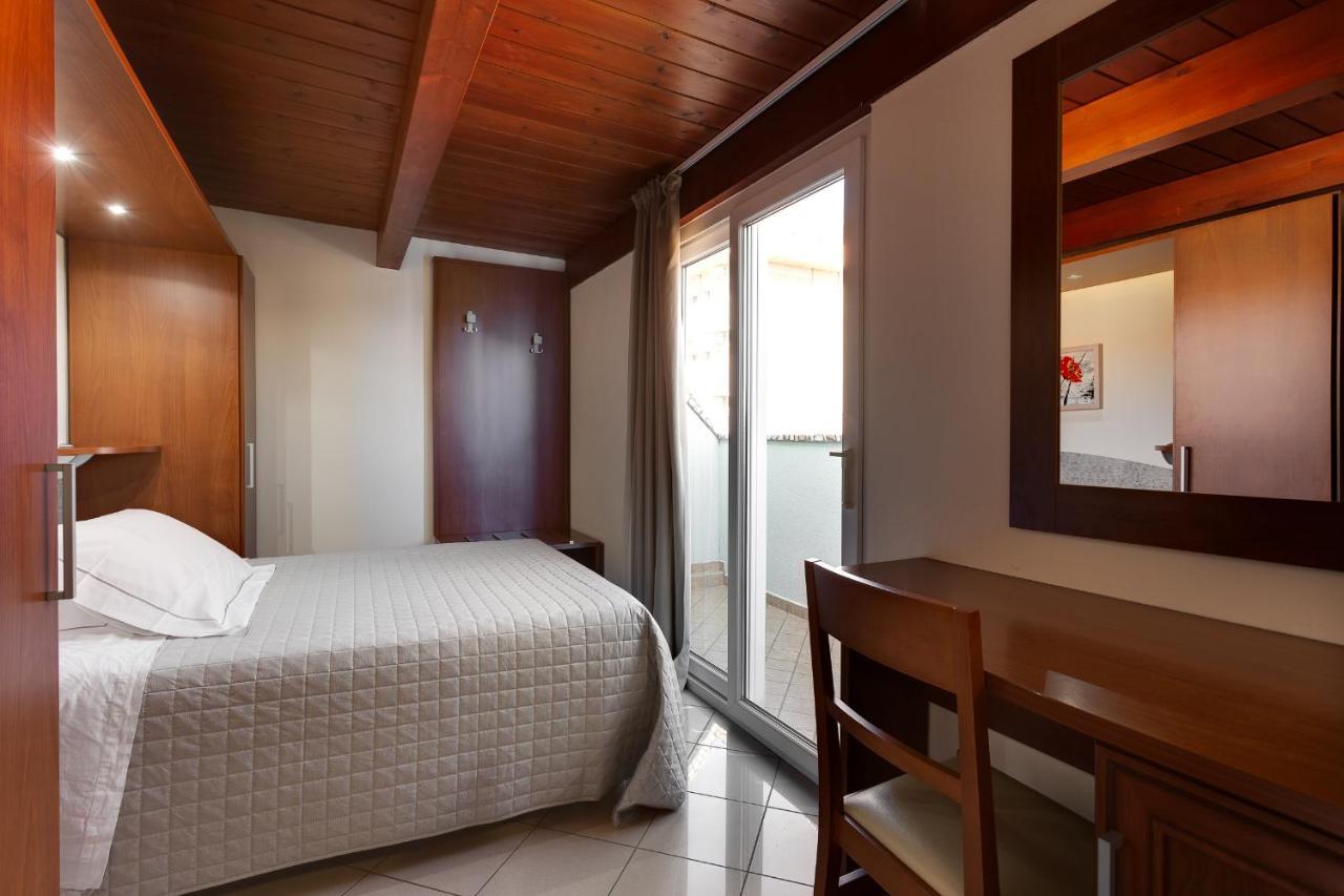 Hotel Dolcevita เชเซนาติโก ภายนอก รูปภาพ