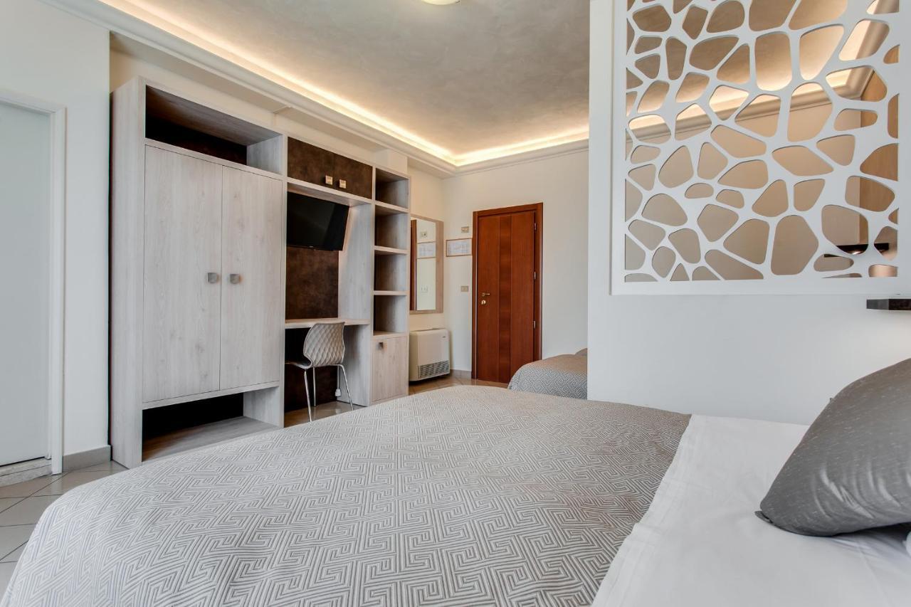 Hotel Dolcevita เชเซนาติโก ภายนอก รูปภาพ