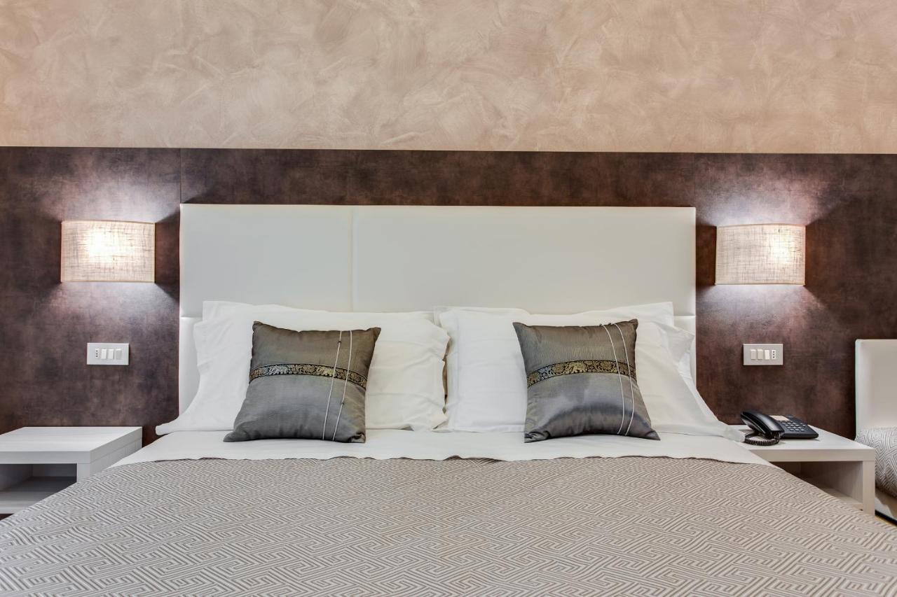 Hotel Dolcevita เชเซนาติโก ภายนอก รูปภาพ