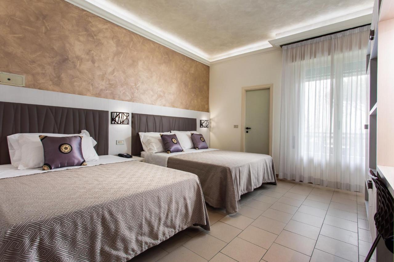 Hotel Dolcevita เชเซนาติโก ภายนอก รูปภาพ