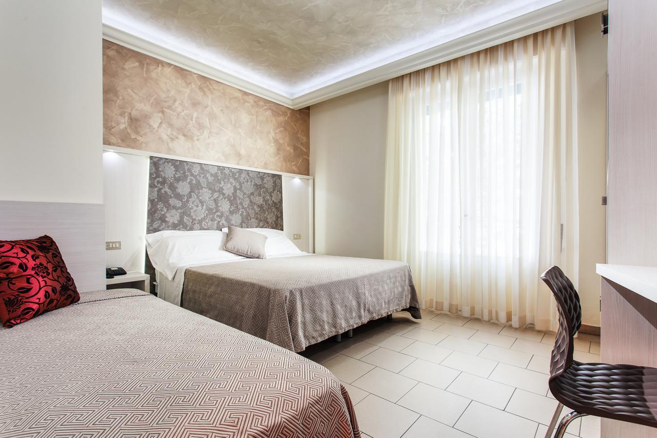 Hotel Dolcevita เชเซนาติโก ภายนอก รูปภาพ