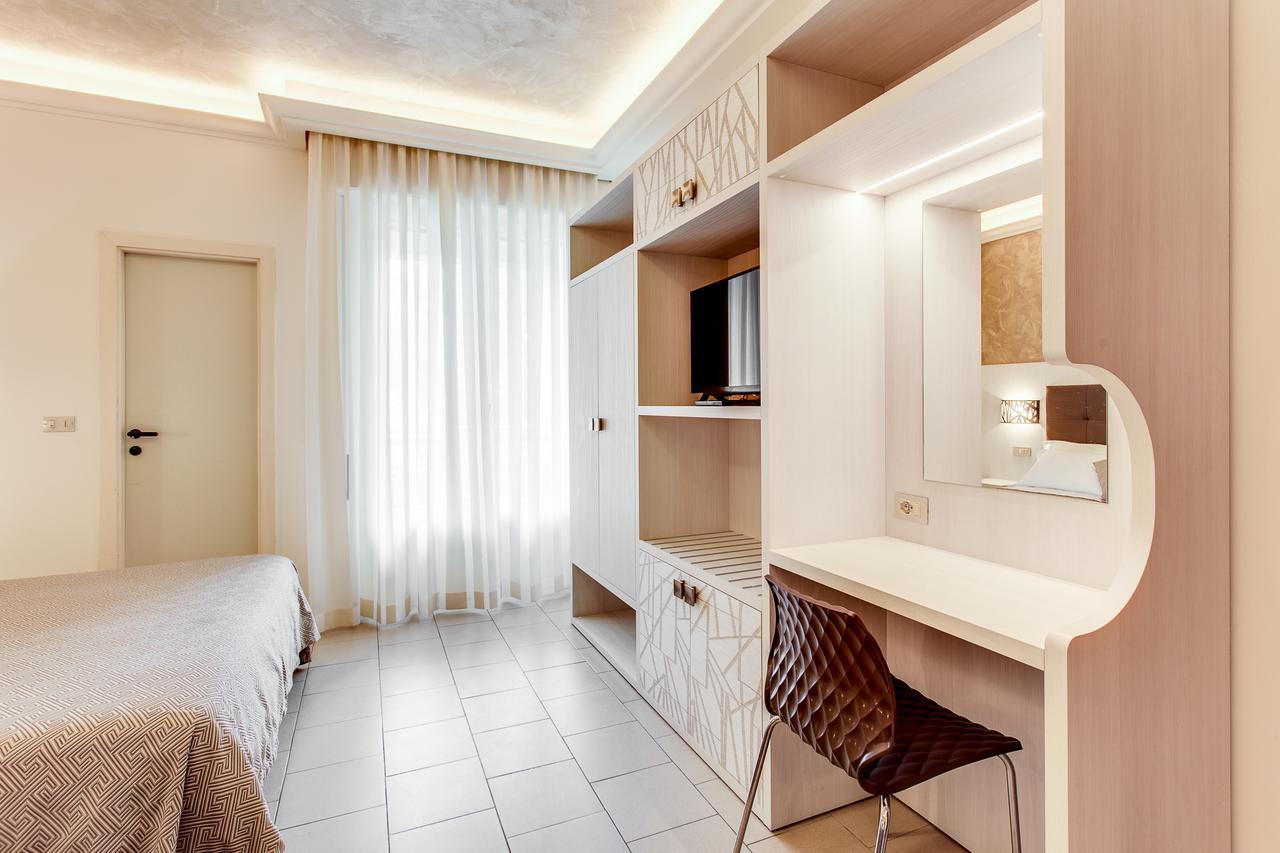 Hotel Dolcevita เชเซนาติโก ภายนอก รูปภาพ