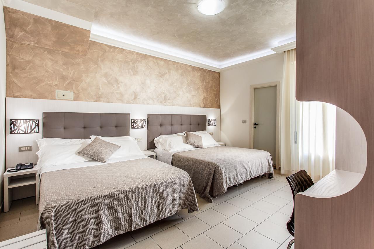 Hotel Dolcevita เชเซนาติโก ภายนอก รูปภาพ