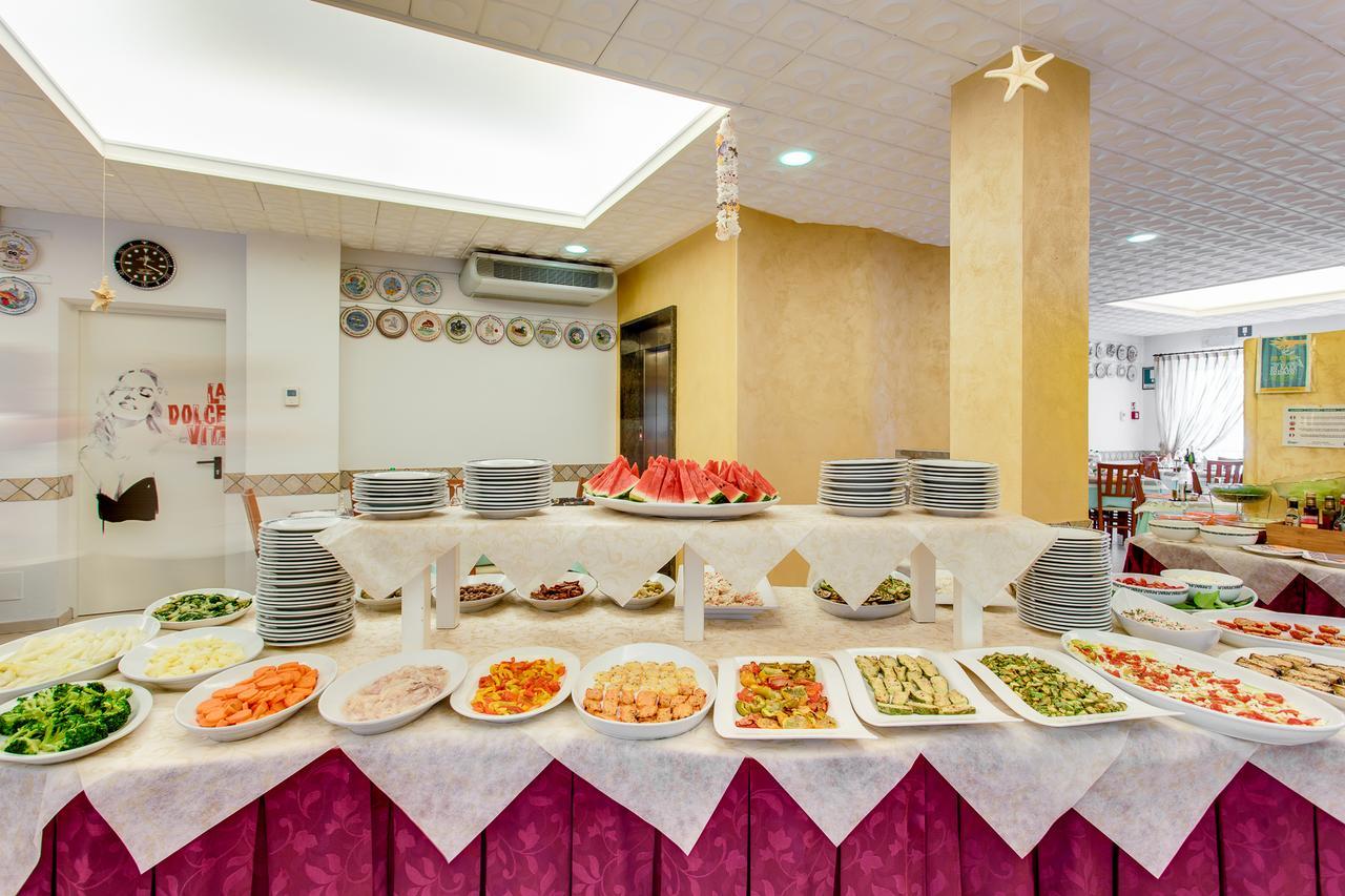 Hotel Dolcevita เชเซนาติโก ภายนอก รูปภาพ
